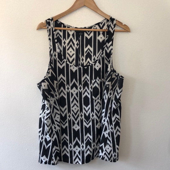 Forever 21+ Black & White Shell - 2X - Picture 1 of 4